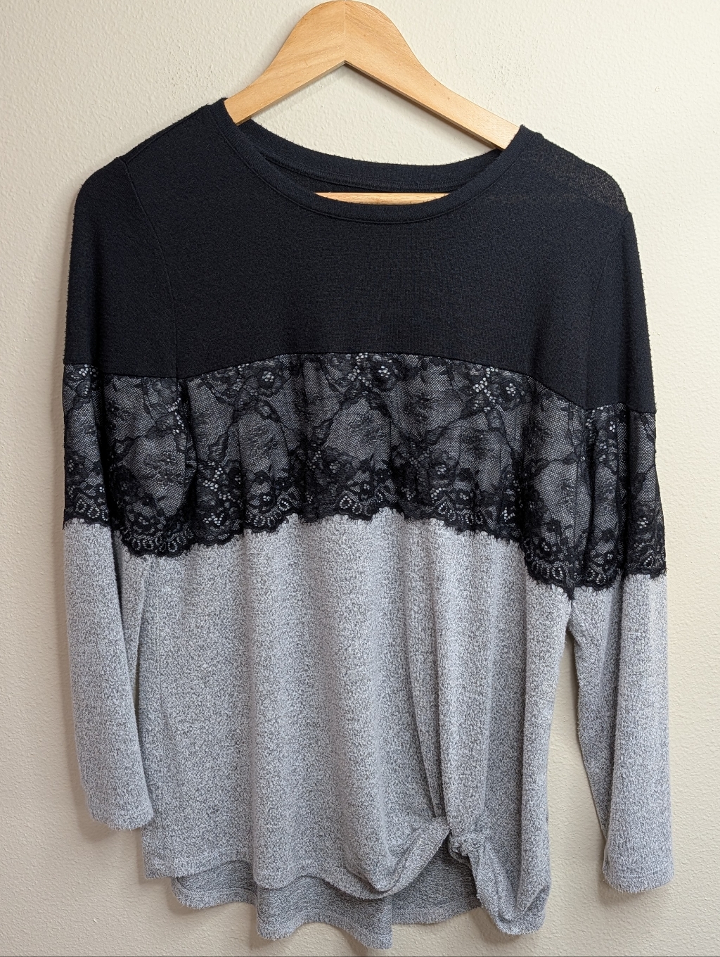 Maurices Lace Colorblock Long Sleeve Top | Size 0x | Black & Gray
